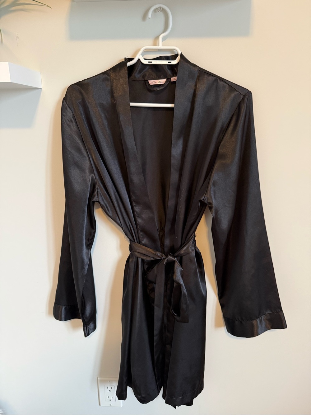 La Vie En Rose Black Satin Tie-Waist Robe